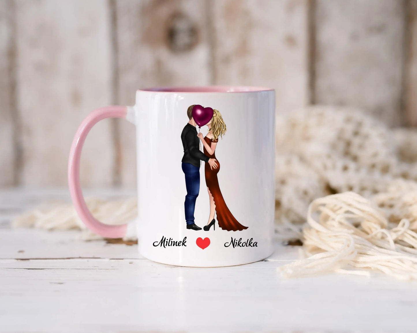 Hrnek - Líbající se pár - Nejsem otravná, jen do tebe ZAMILOVANÁ - Climo.cz