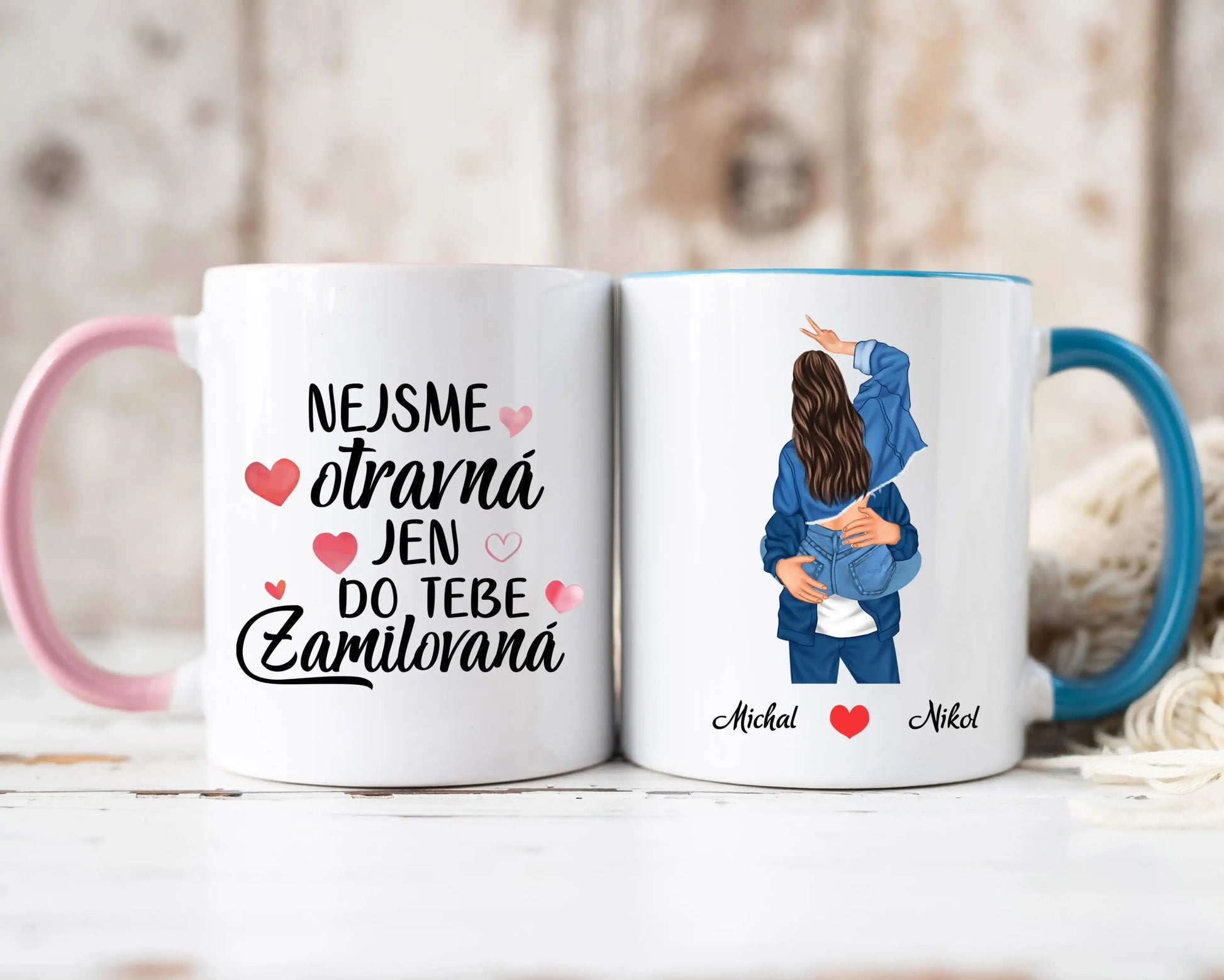 Hrnek - Líbající se pár 2. verze - Nejsem otravná, jen do tebe zamilovaná - Climo.cz